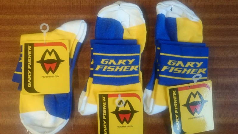 Bike shoes for trail riding-MEDIUM GARY FISHER SUBARU RACE TEAM ISSUE CYCLING SOCKS VINTAGE ONLY THESE 3 PAIR